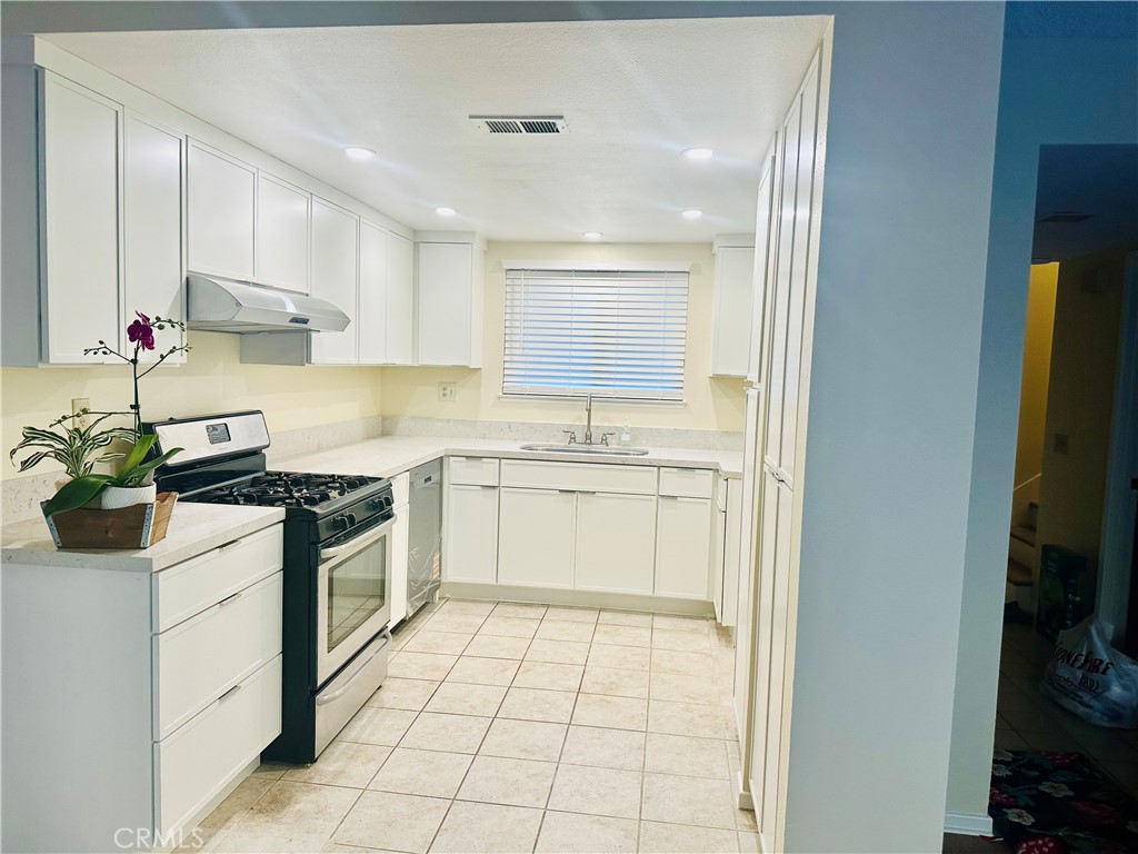 Fashion Walk - Residential Lease