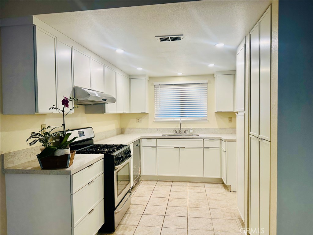 Fashion Walk - Residential Lease