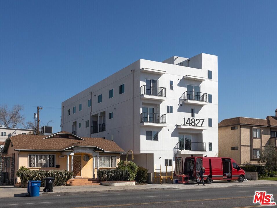 14827 Victory Boulevard