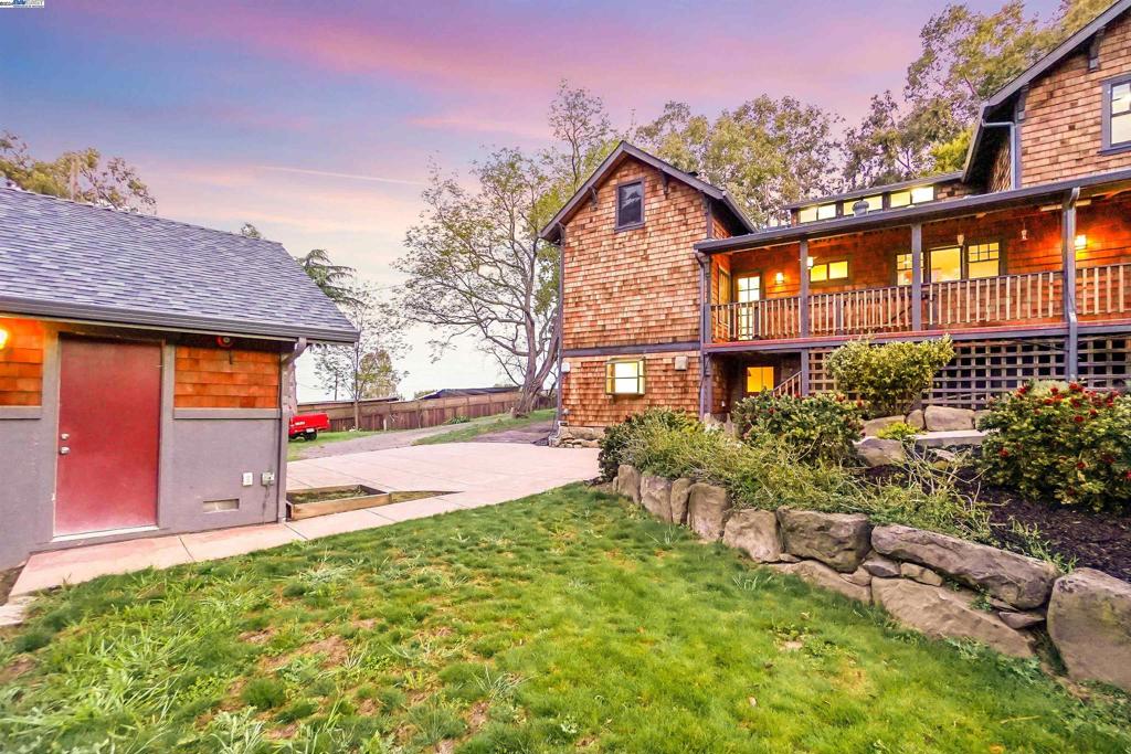 FAIRVIEW - Residential