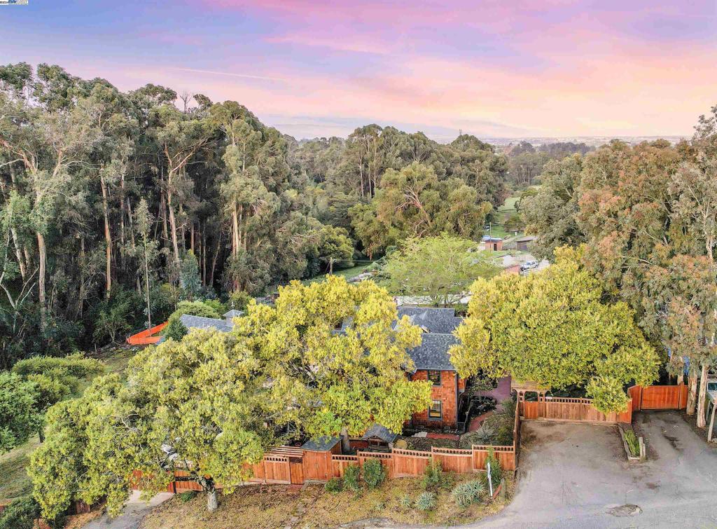 FAIRVIEW - Residential