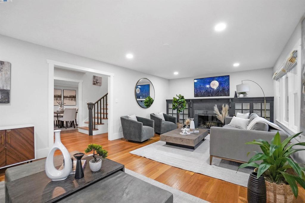 FAIRVIEW - Residential