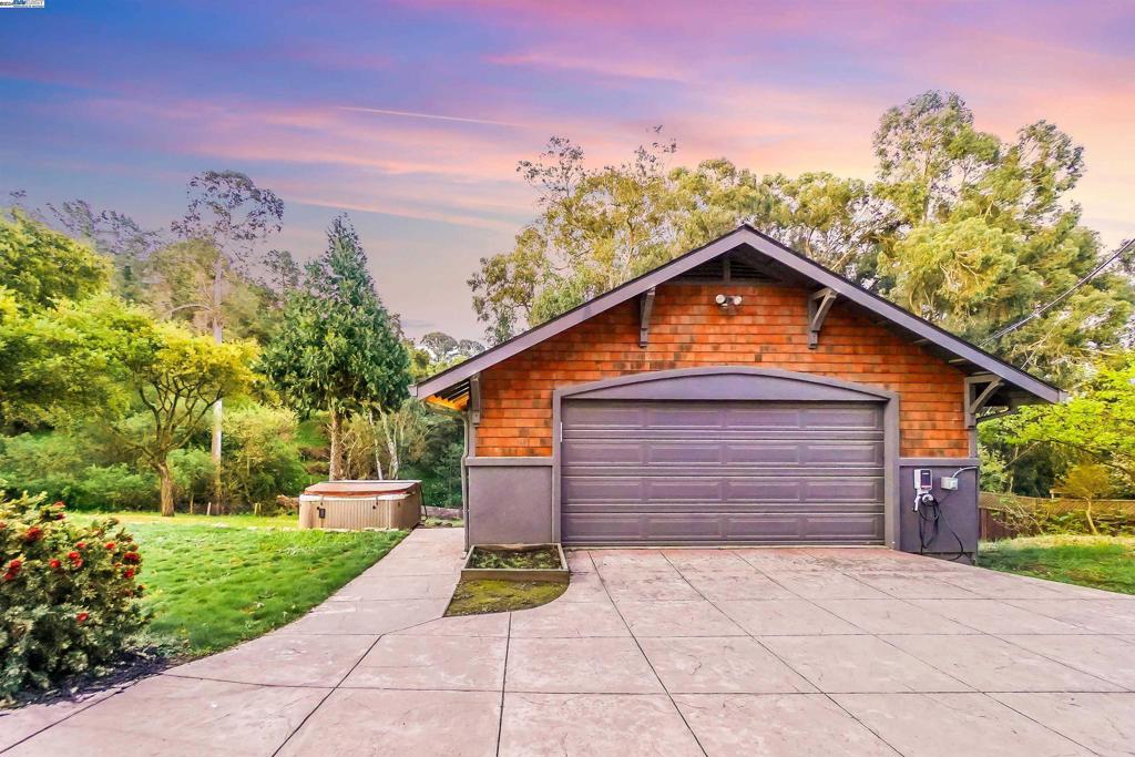 FAIRVIEW - Residential