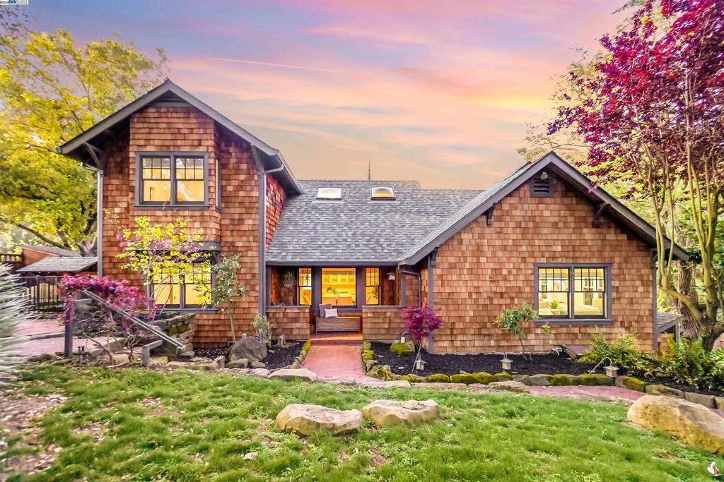 FAIRVIEW - Residential