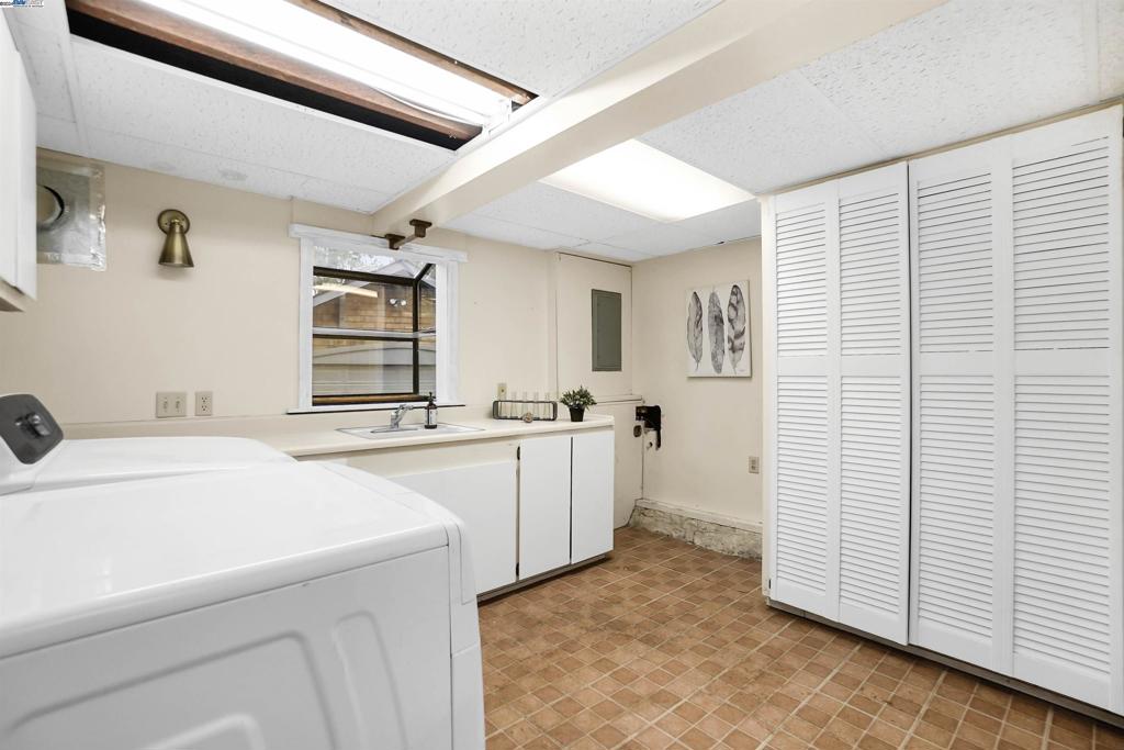 FAIRVIEW - Residential