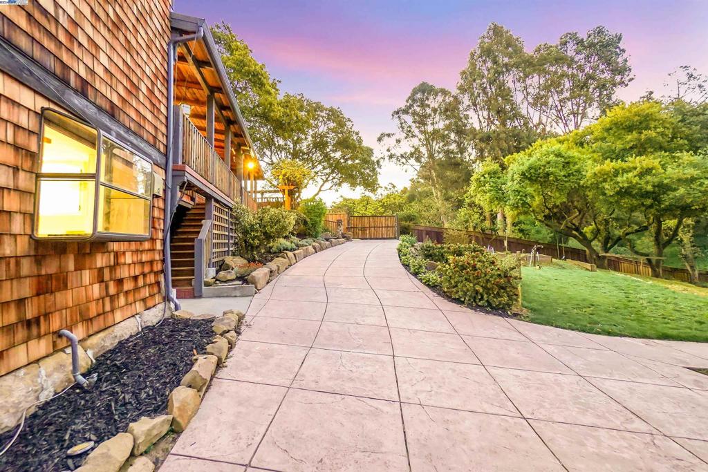 FAIRVIEW - Residential