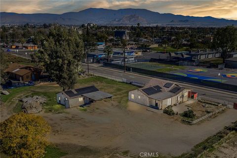 Photo of 530 Park Ave, Perris, CA 92570 (MLS # SW25275242)