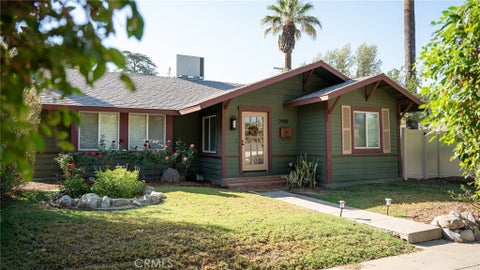 Photo of 2988 Brockton Avenue, Riverside, CA 92501 (MLS # IV26114912)