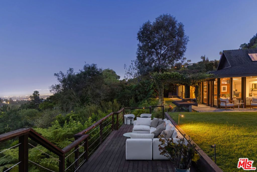 Photo of 2220 Banyan Drive, Los Angeles, CA 90049 (MLS # 26829145)