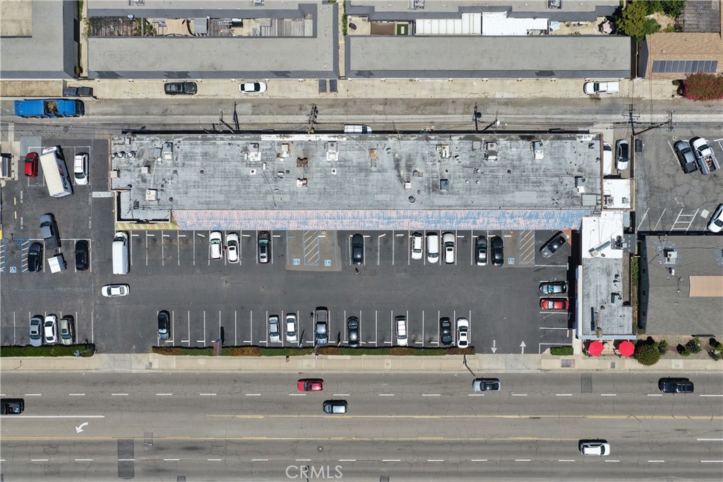 1341 E Chapman