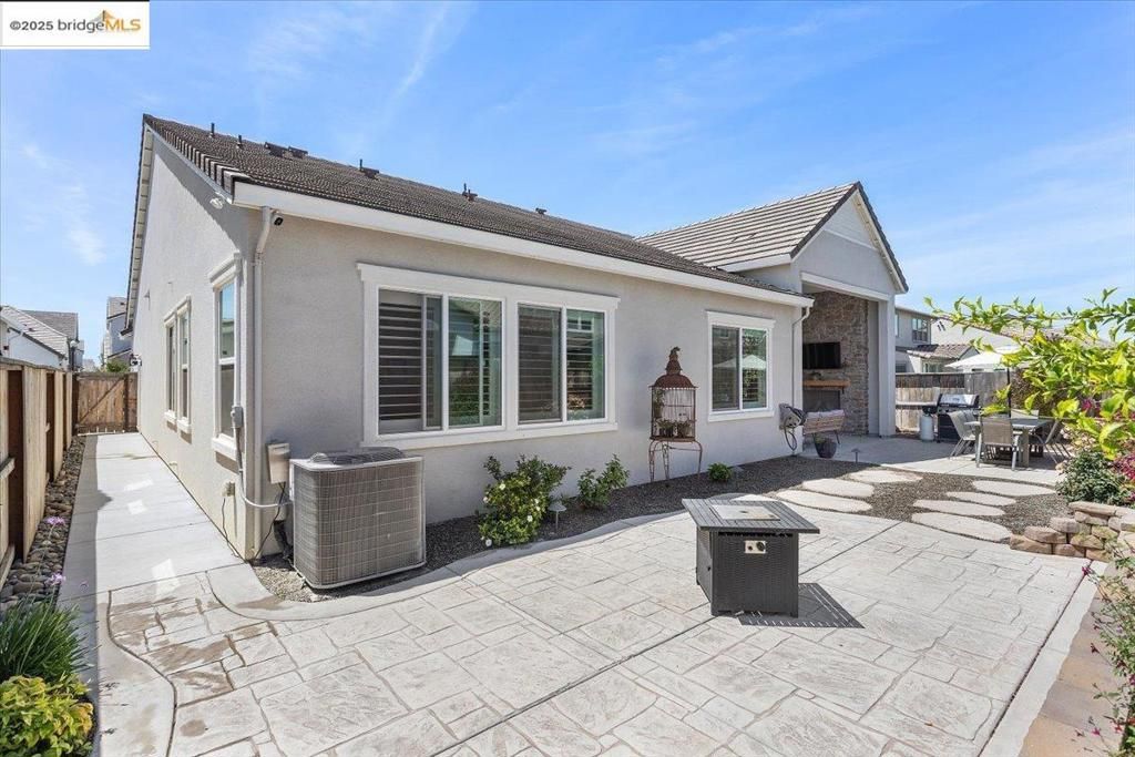 listing image 130727630545767639069