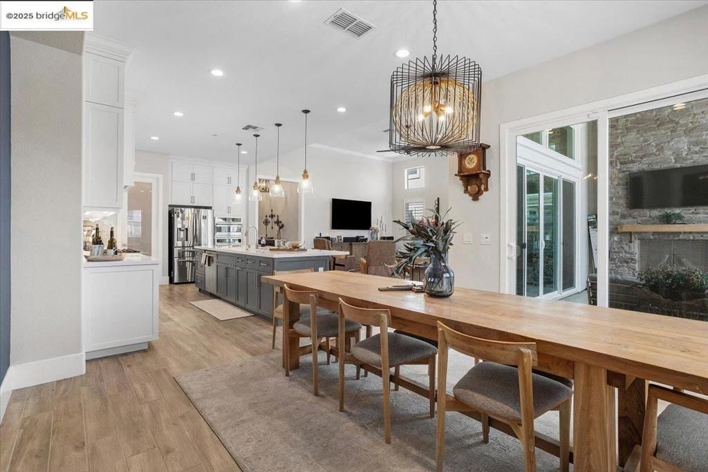 listing image 130724541019035054278