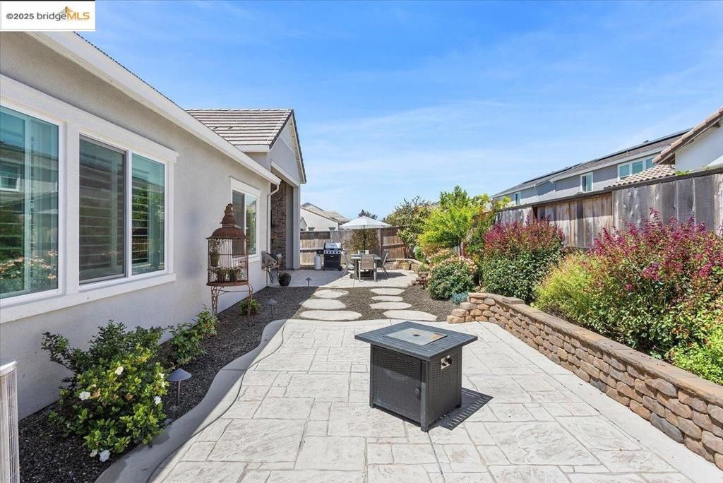 listing image 130728467910066243409