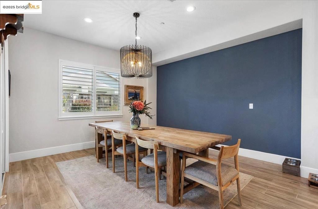 listing image 130726274542410871292