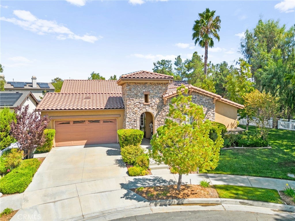 39894 Camden Court