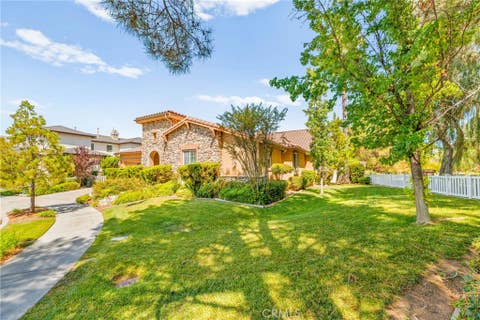 Photo of 39894 Camden Court, Temecula, CA 92591 (MLS # SW26169622)