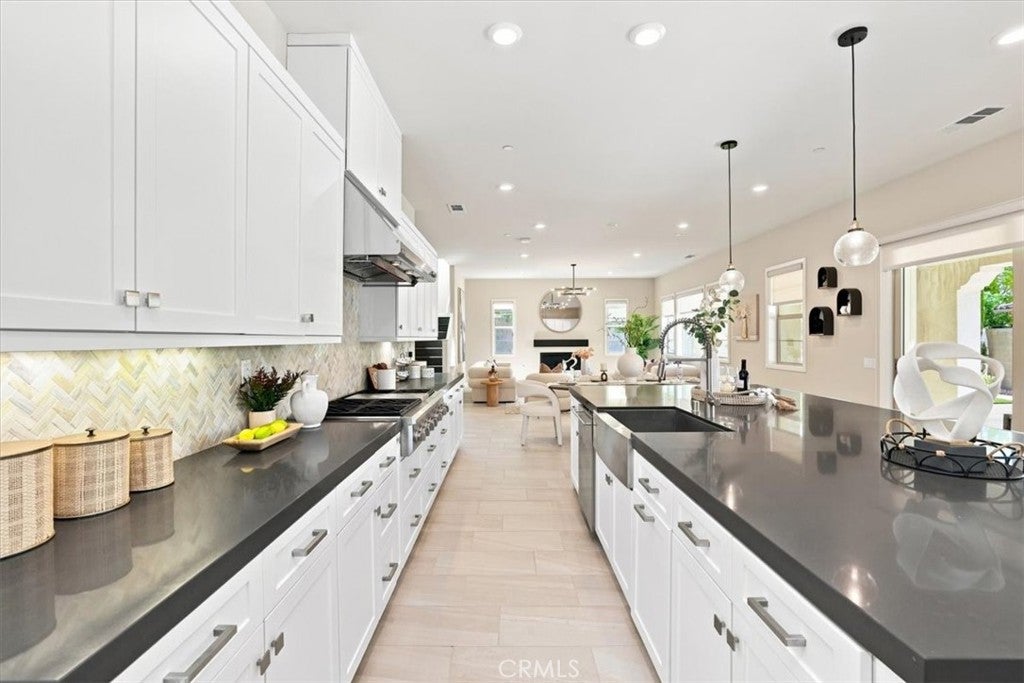 102 Score, Irvine CA 92618 - Photo 10