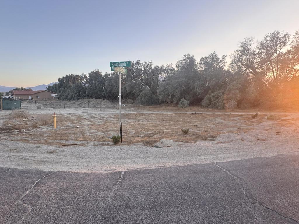 Build the home of your dreams on this 1/3 of an acre corner lot in Nostalgic B Bar H. Located near the iconic Mary Pickford Ranch dated back to the 1930's! This parcel is zoned R-1 with many new build nearby. Contractors-This is a great opportunity!