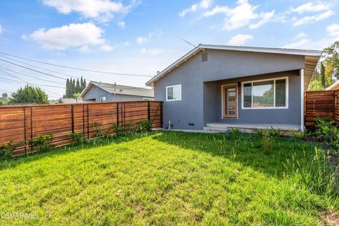 Photo of 659 Brossard Drive, Thousand Oaks, CA 91360 (MLS # 225005840)