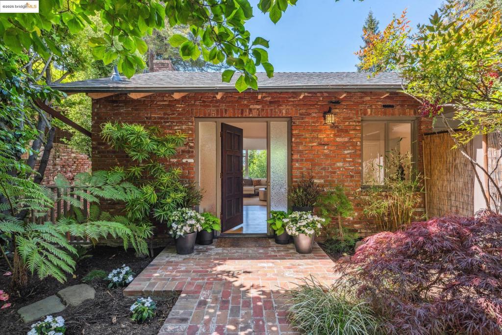 Properties 1 94 El Camino Real