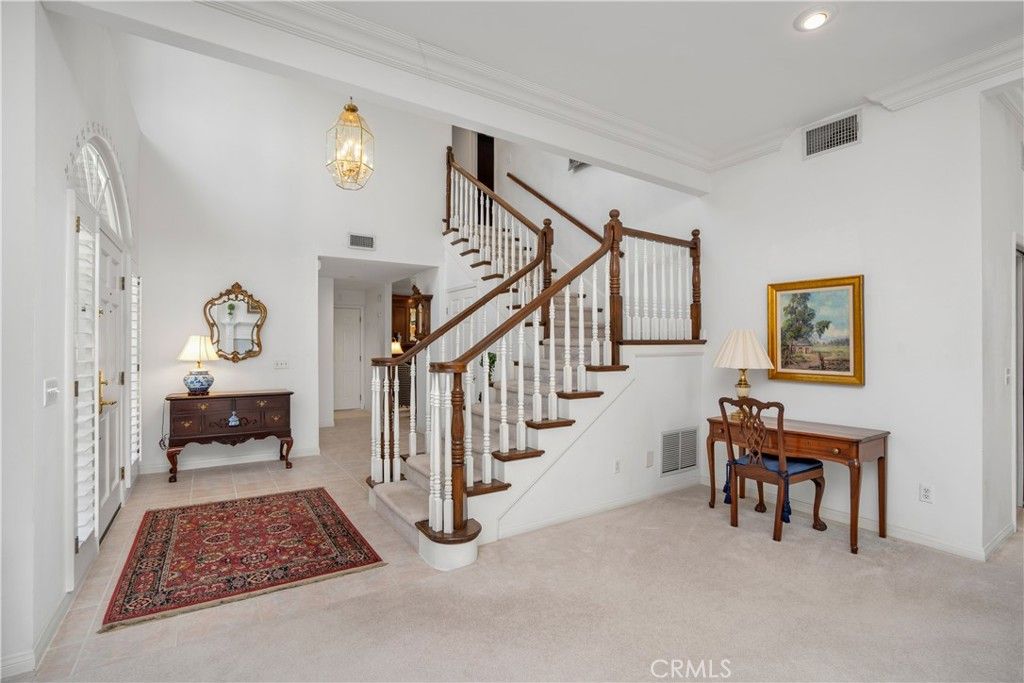 Photo of 5942 Salamea Avenue, Woodland Hills, CA 91367 (MLS # SR26056580)