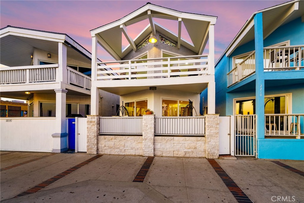 2212 W Oceanfront