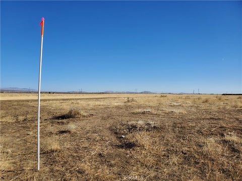 Photo of 2 AC 168th Street W, Lancaster, CA 93536 (MLS # HD26214263)