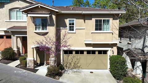Photo of 2291 Overlook Dr Dr, Walnut Creek, CA 94597 (MLS # 41129127)