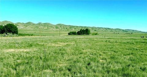 Photo of 14081 Arrow Bear Trail, Santa Margarita, CA 93453 (MLS # PI25203881)