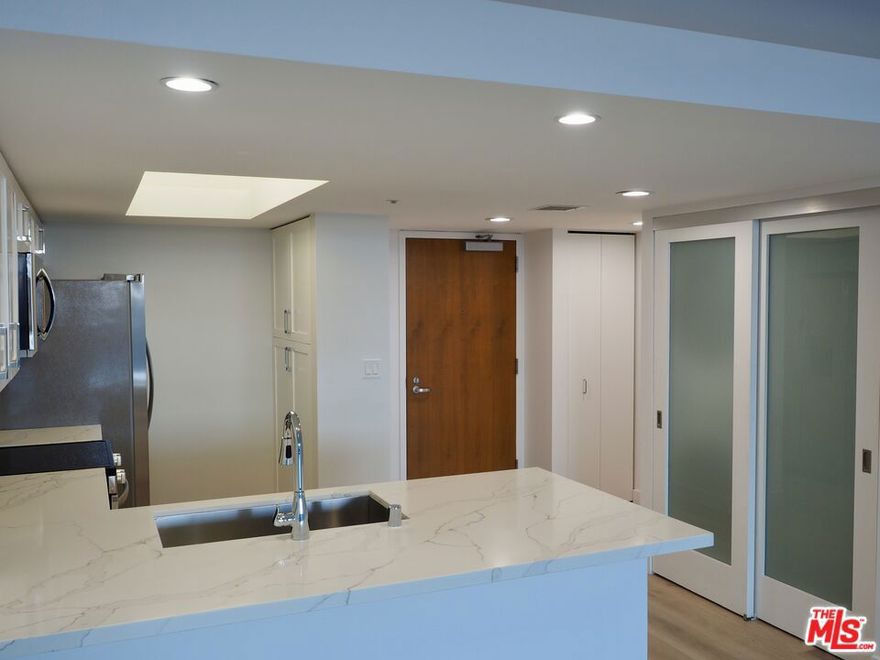 Welcome to this stunning 1-bedroom, 2-bathroom residence at the luxurious Azzurra. This beautifully updated unit features new flooring throughout, an open-concept layout, and floor-to-ceiling glass that fills the space with natural light. The kitchen is equipped with stainless steel appliances, granite countertops, and custom cabinetry. Additional highlights include a spacious custom walk-in closet, in-unit washer and dryer, central air and heat, and two-car tandem parking with an EV charger. Enjoy your private oversized balcony and take advantage of Azzurra's world-class amenities, including 24-hour valet and front desk services, a rooftop spa and lounge, resort-style pool with cabanas, media lounge, barbecue area, and indoor/outdoor fitness centers. All this, just steps away from the Marina, your favorite coffee shops, and restaurants. *** Water, Cable/TV, Internet are included in the lease.***