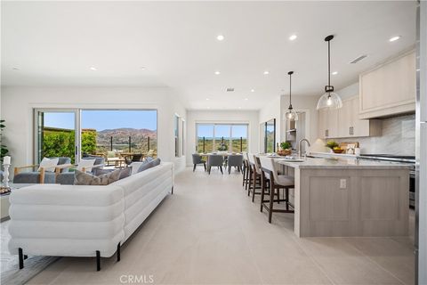 122 Mossvine Irvine CA 92618
