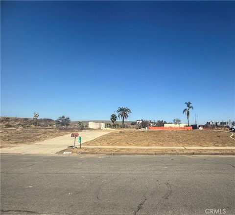 Photo of 3184 Old Coach Dr, Camarillo, CA 93010 (MLS # TR25252161)