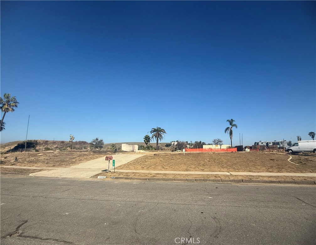 Las Posas Estate - Land