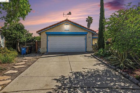 Photo of 2701 Coffee Tree Way Way, Antioch, CA 94509 (MLS # 41130242)
