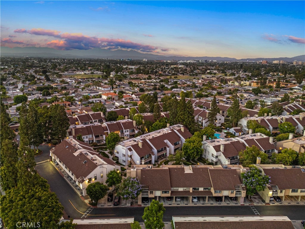 10511 Lakeside S
