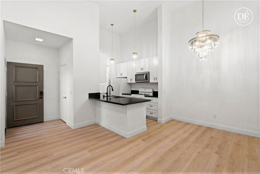 10511 Lakeside S