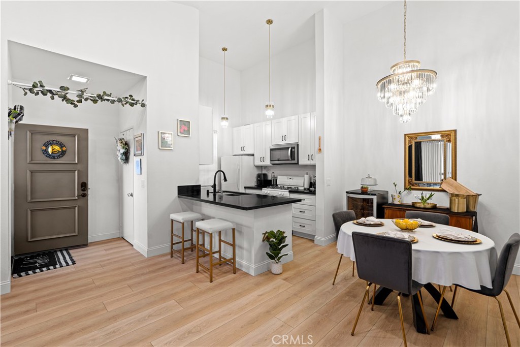 10511 Lakeside S