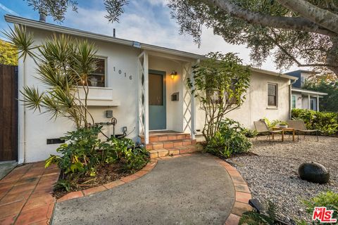Photo of 1016 Indiana Court, Venice, CA 90291 (MLS # 25628527)