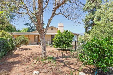 11825 Taia Lakeside CA 92040