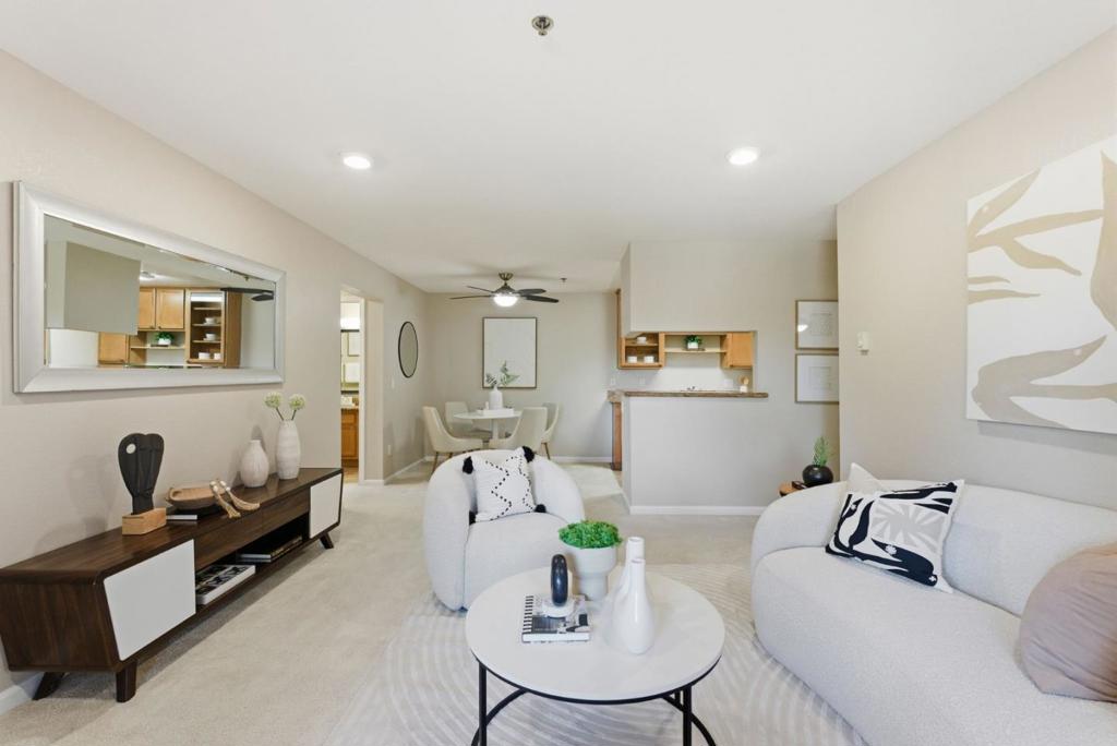 880 E Fremont Avenue 624