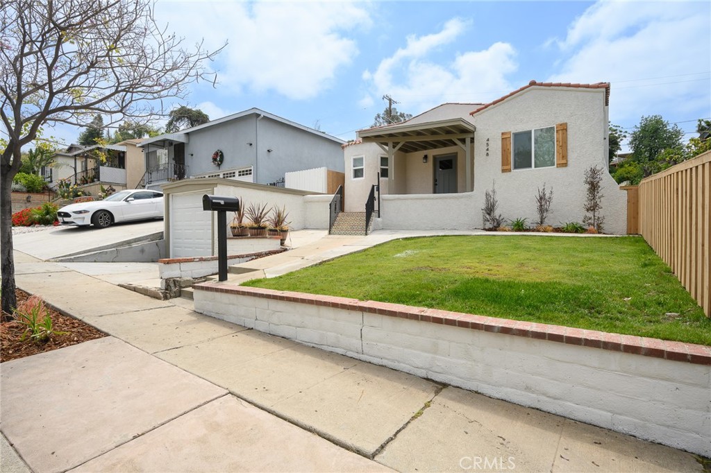 Properties 2 4548 Jade Street