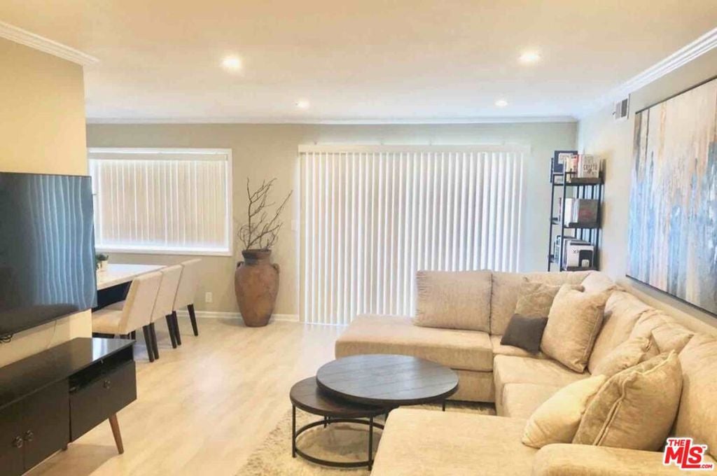 1250 N Kings Road 506