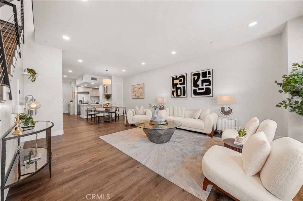 1401 Mission Street 208