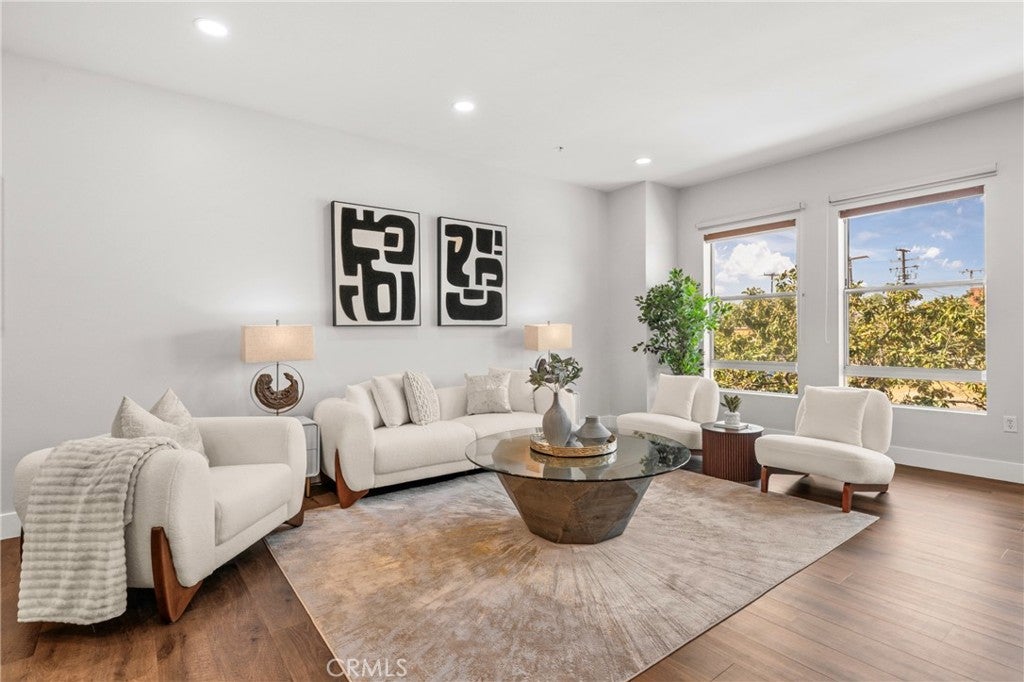 1401 Mission Street 208