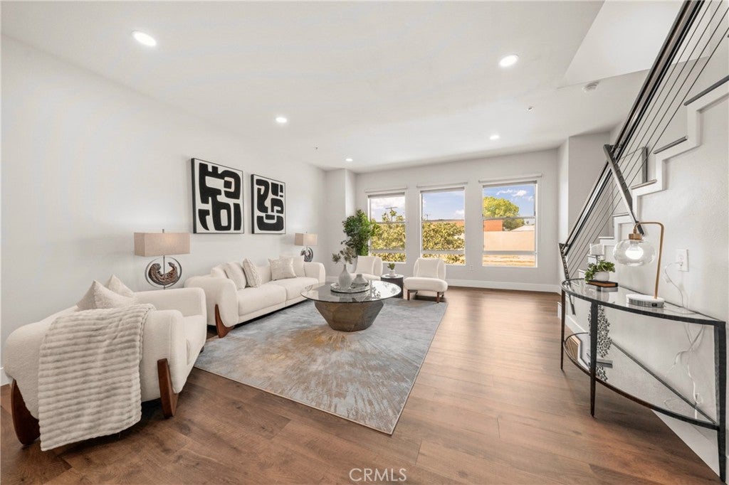 1401 Mission Street 208