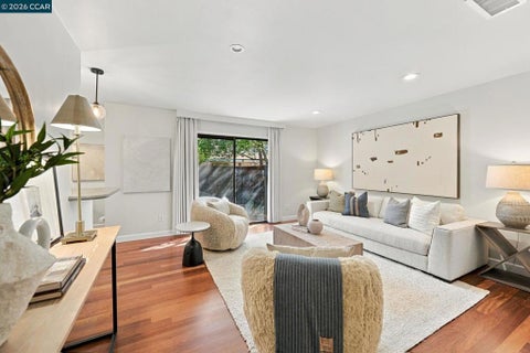 Photo of 454 Holiday Hills Dr DR, Martinez, CA 94553 (MLS # 41151541)
