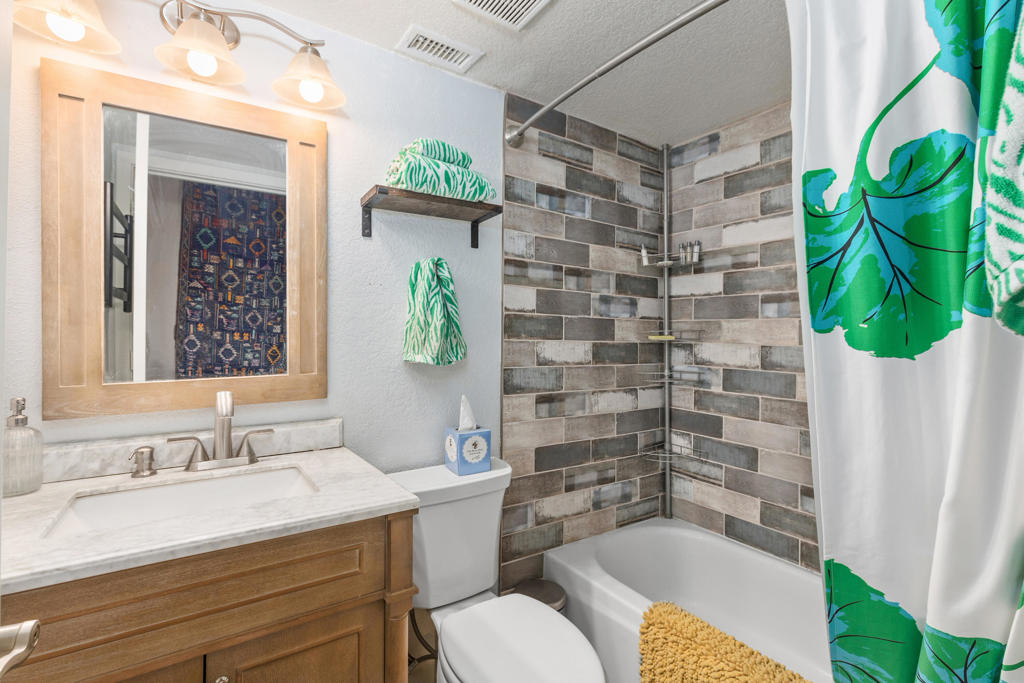 Woodhaven Country Cl - Residential