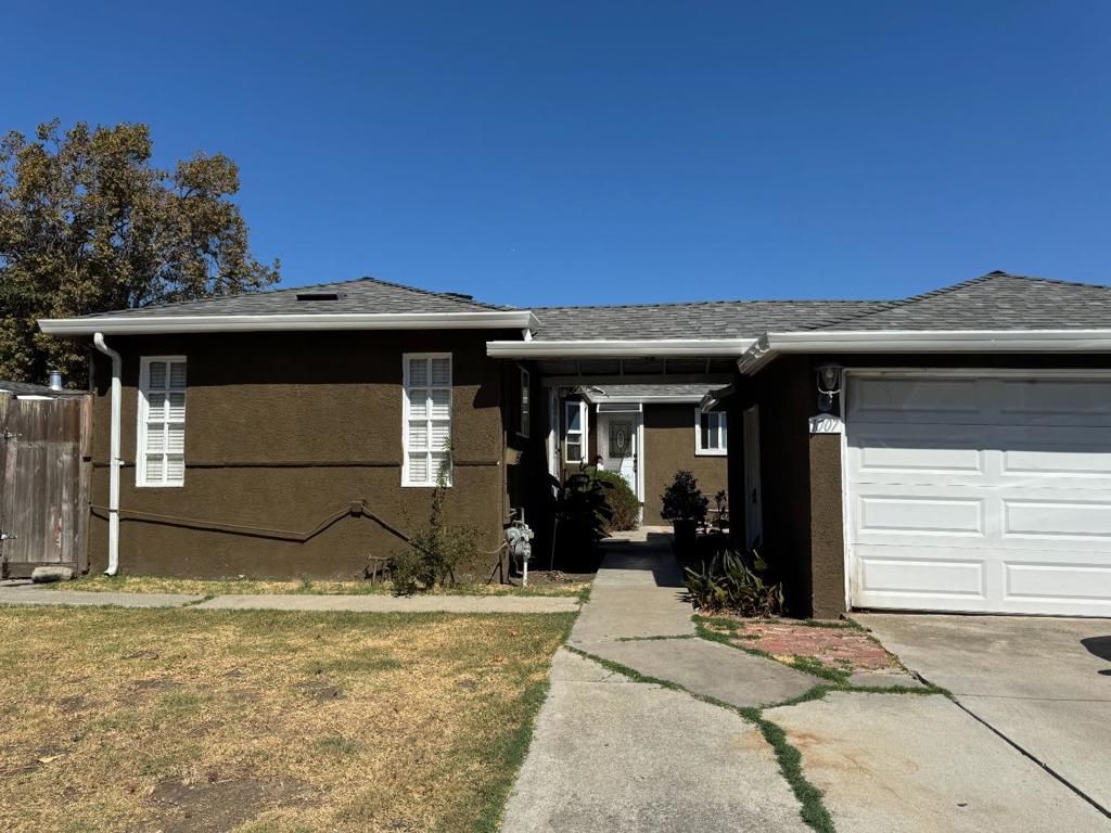 Photo of 1007 Newbridge Street, East Palo Alto, CA 94303 (MLS # ML82025397)