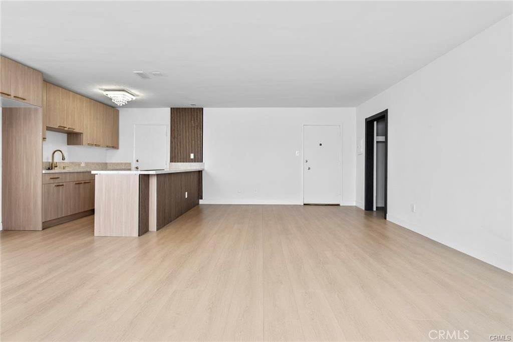 960 Larrabee 120