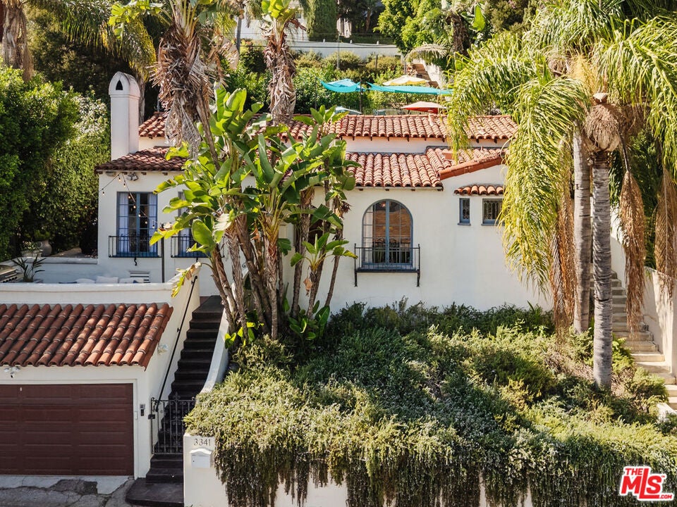 Photo of 3341 Floyd Terrace, Los Angeles, CA 90068 (MLS # 26104292)